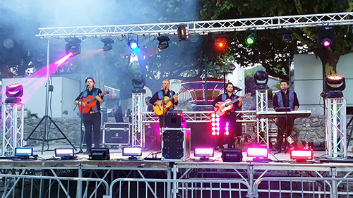 DJ TRIANGLE à Genolhac avec groupe Flamenco Gipsy Gitano Family.